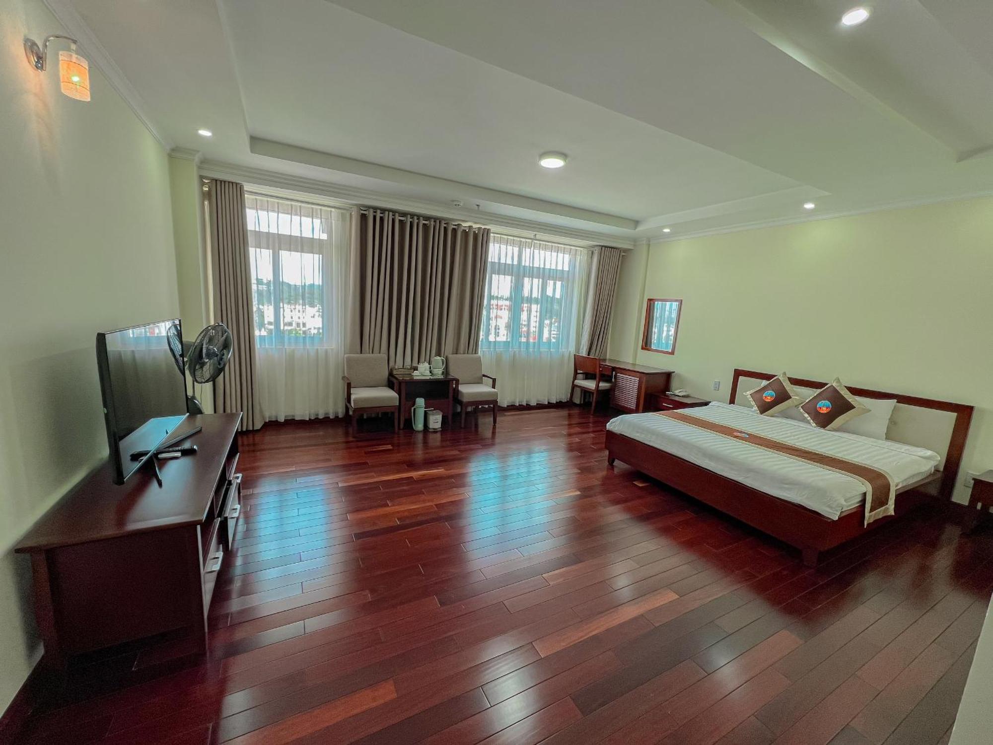 Hotel Khach San Doan 198 Da Lat Khu Chi Lăng Zewnętrze zdjęcie