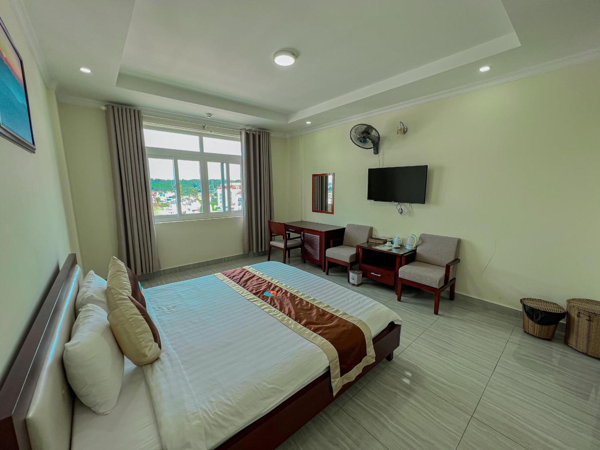 Hotel Khach San Doan 198 Da Lat Khu Chi Lăng Zewnętrze zdjęcie